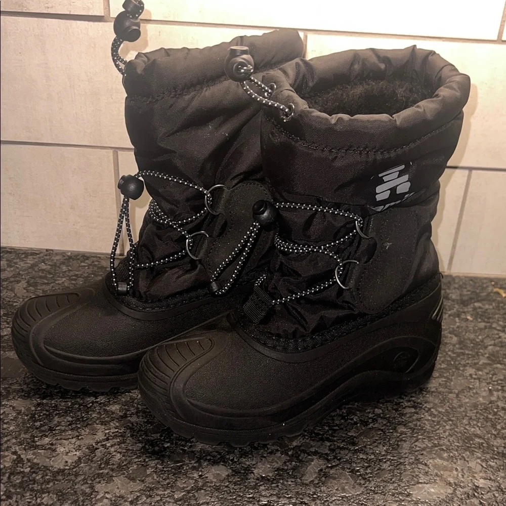 Size 1 Kamik Black Winter Snow Boots. Exc condition. Barely worn. Look new